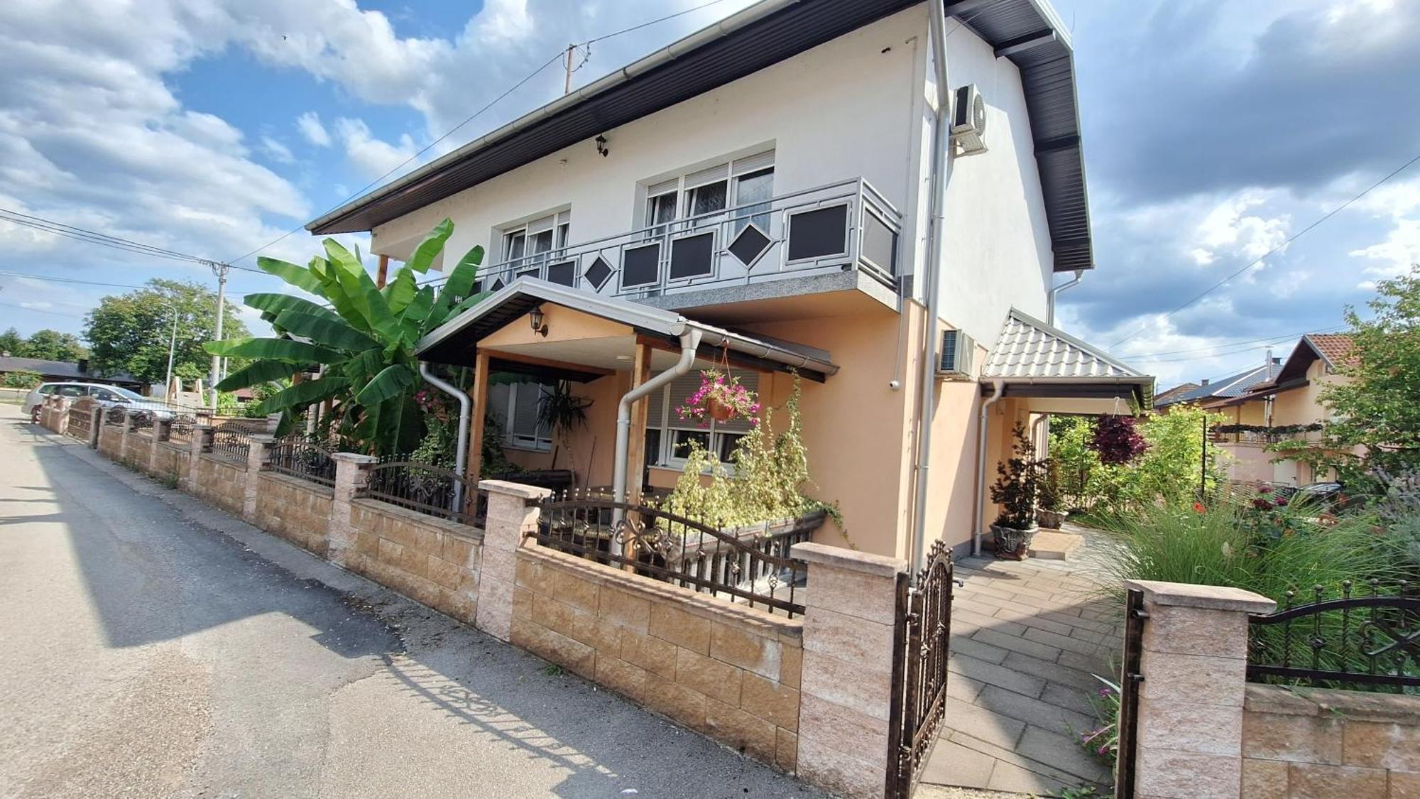Kaca Apartmani 1 Баня Лука Екстериор снимка