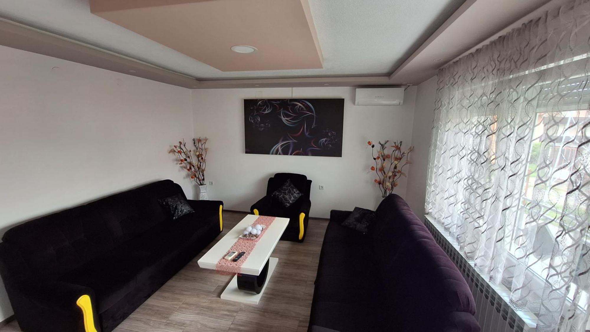 Kaca Apartmani 1 Баня Лука Екстериор снимка