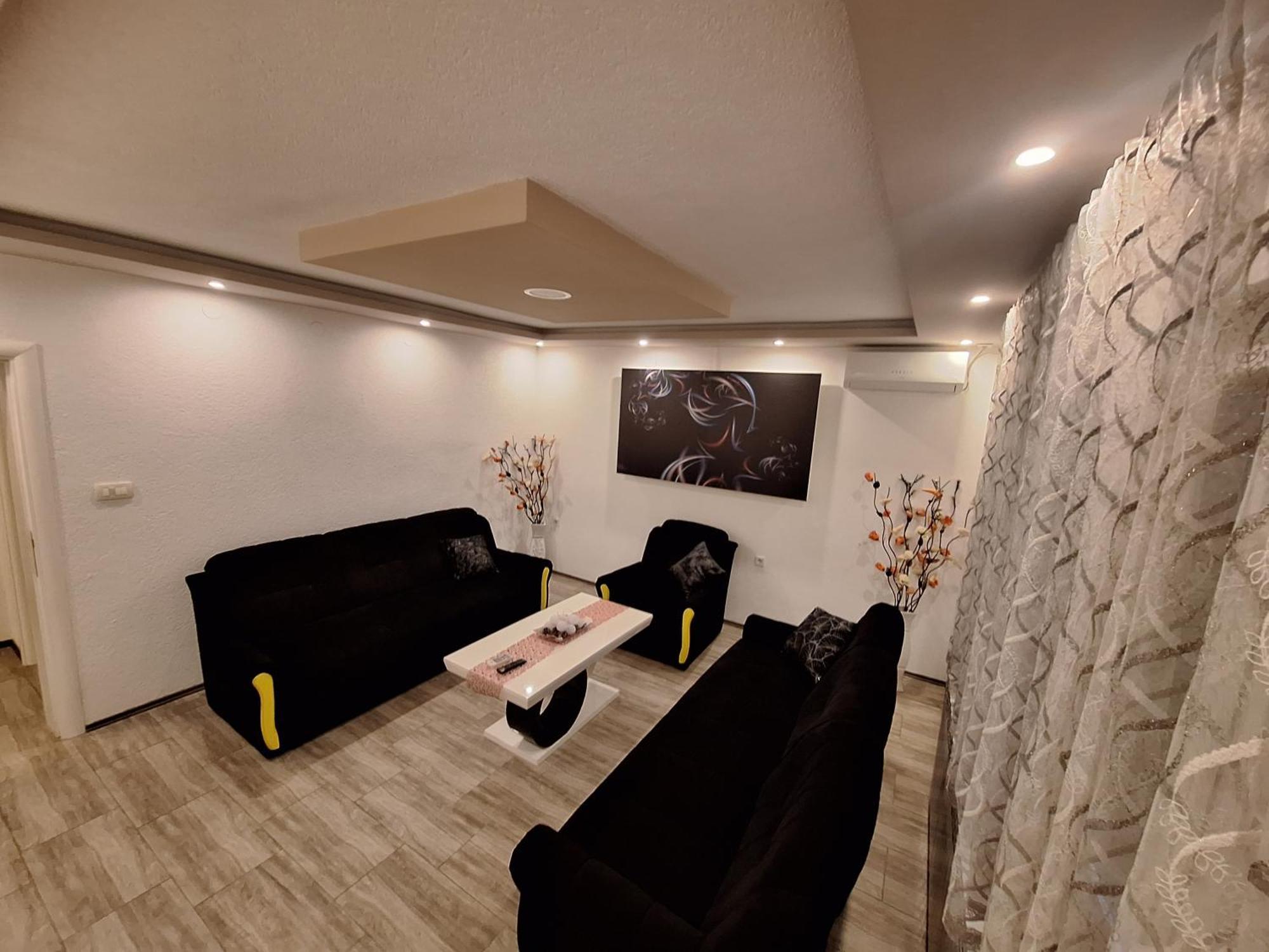 Kaca Apartmani 1 Баня Лука Екстериор снимка