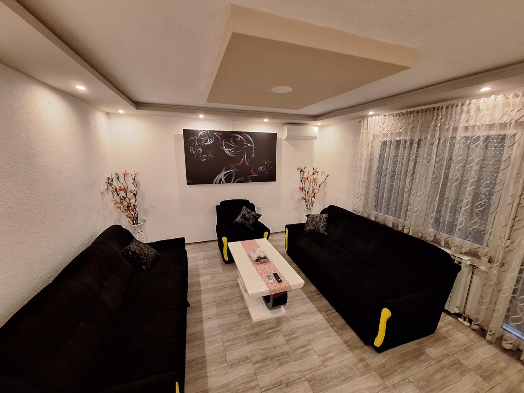 Kaca Apartmani 1 Баня Лука Екстериор снимка