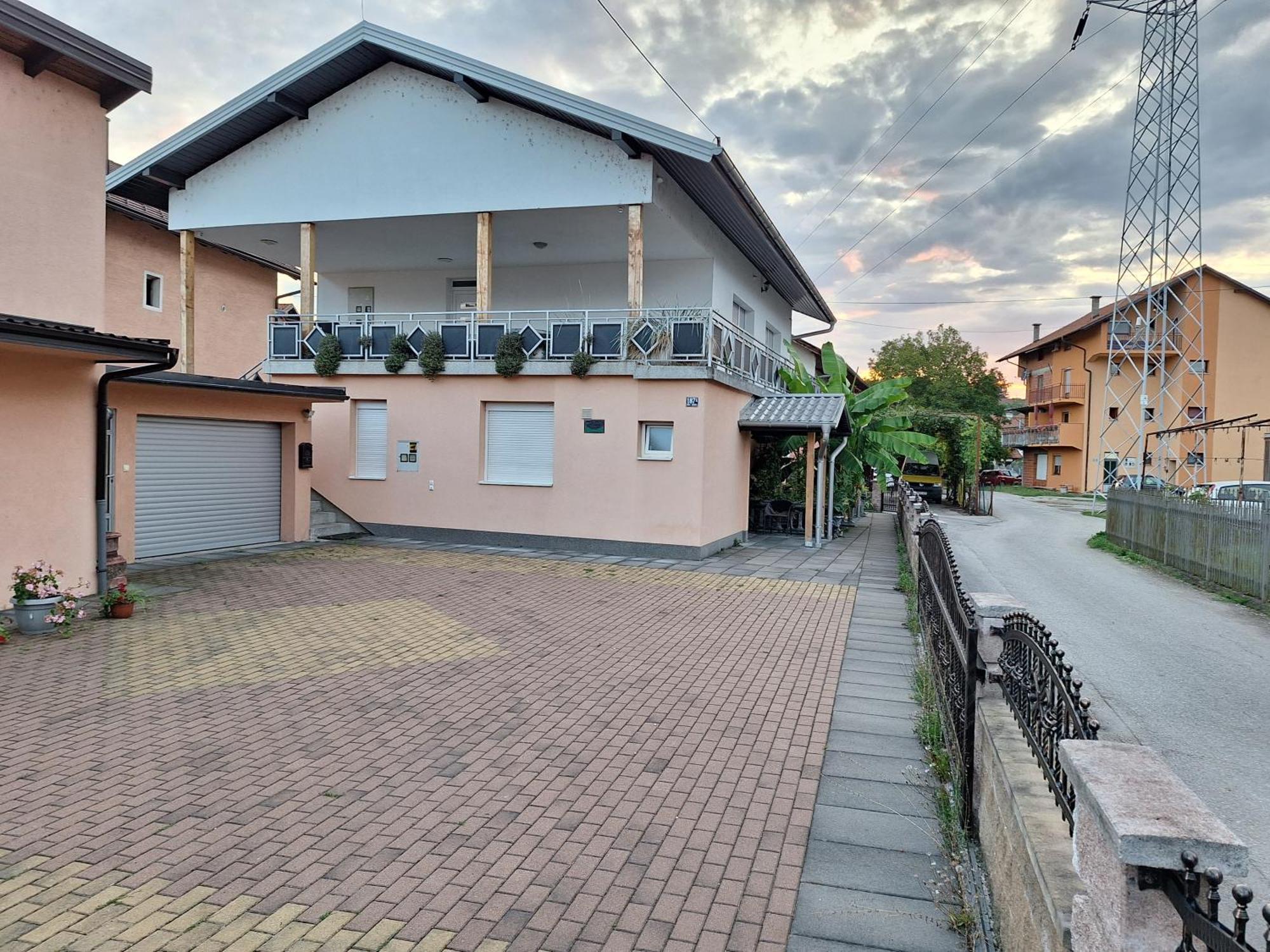 Kaca Apartmani 1 Баня Лука Екстериор снимка