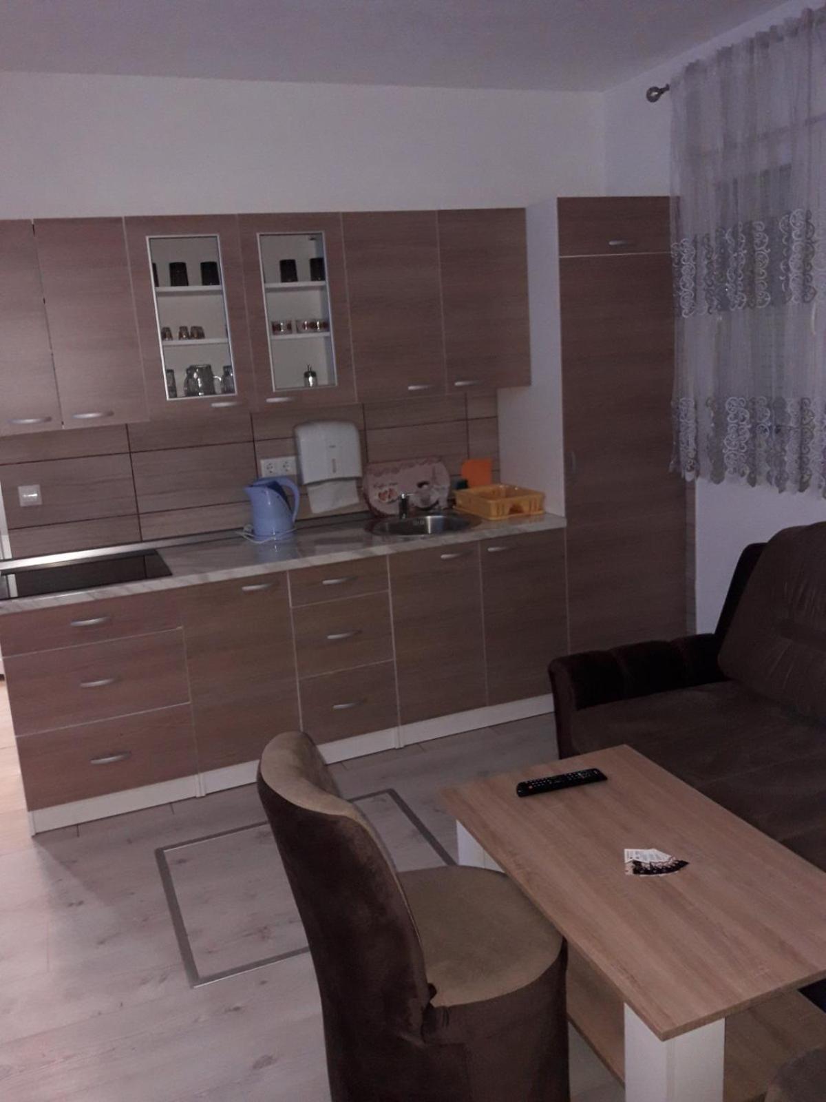 Kaca Apartmani 1 Баня Лука Екстериор снимка