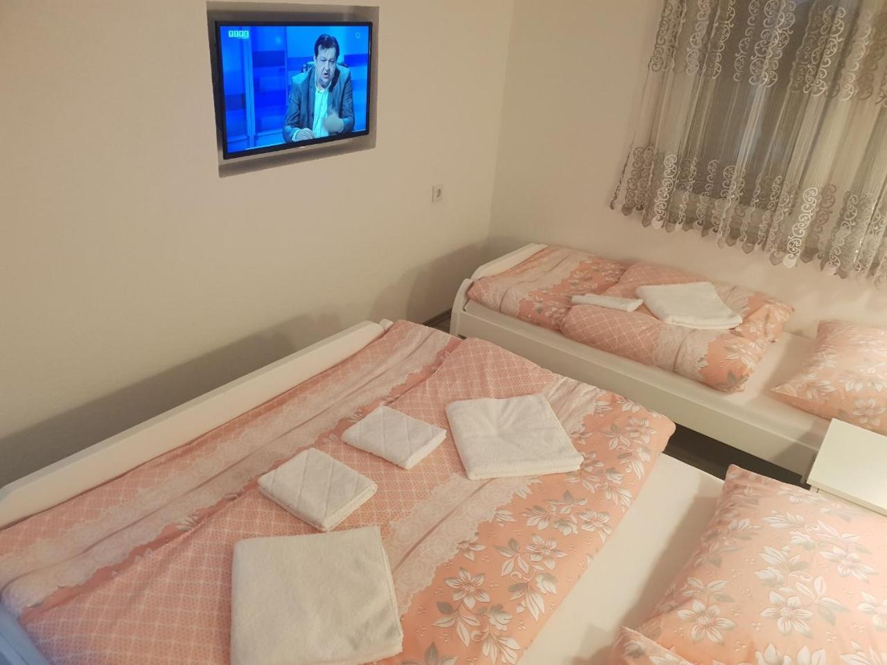Kaca Apartmani 1 Баня Лука Екстериор снимка