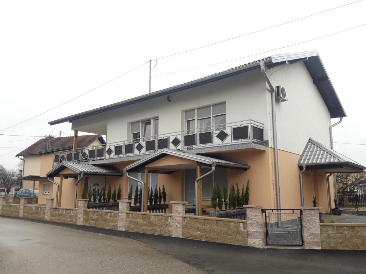 Kaca Apartmani 1 Баня Лука Екстериор снимка