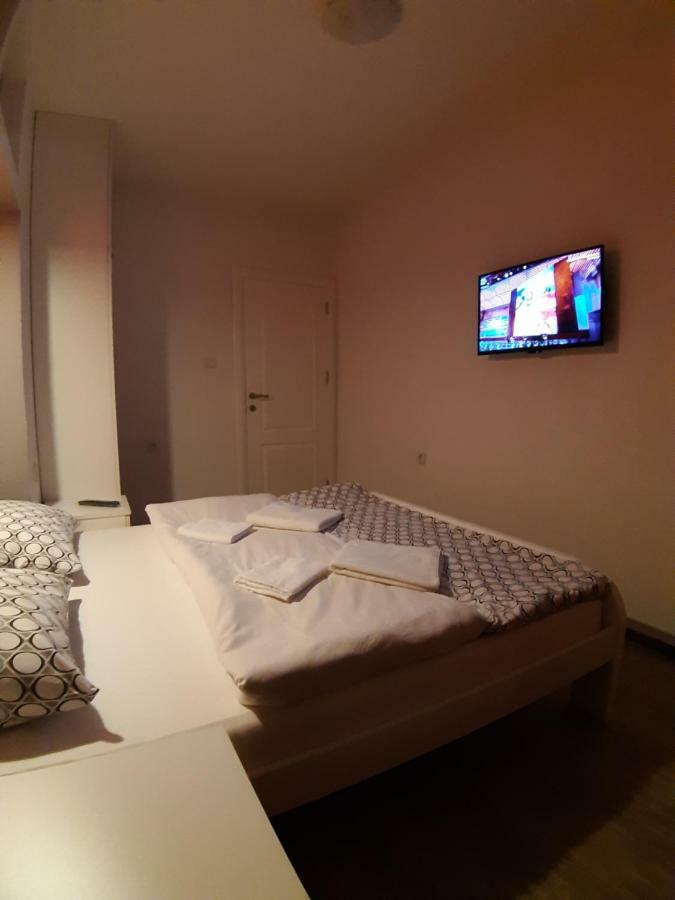 Kaca Apartmani 1 Баня Лука Екстериор снимка